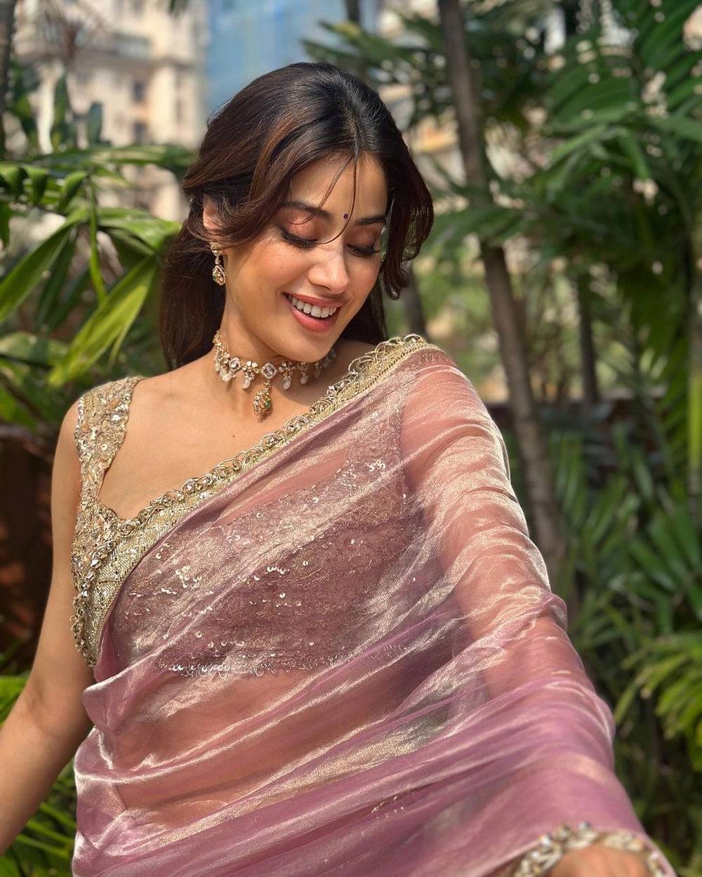 Janhvi Kapoor Inspired Organza Tissue Saree With Lace - The Weaver Banaras