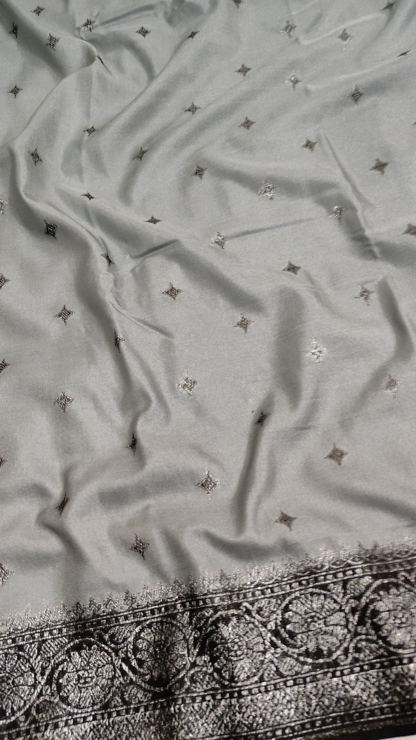 Katan Silk Handloom Banarasi Saree - THE WEAVER