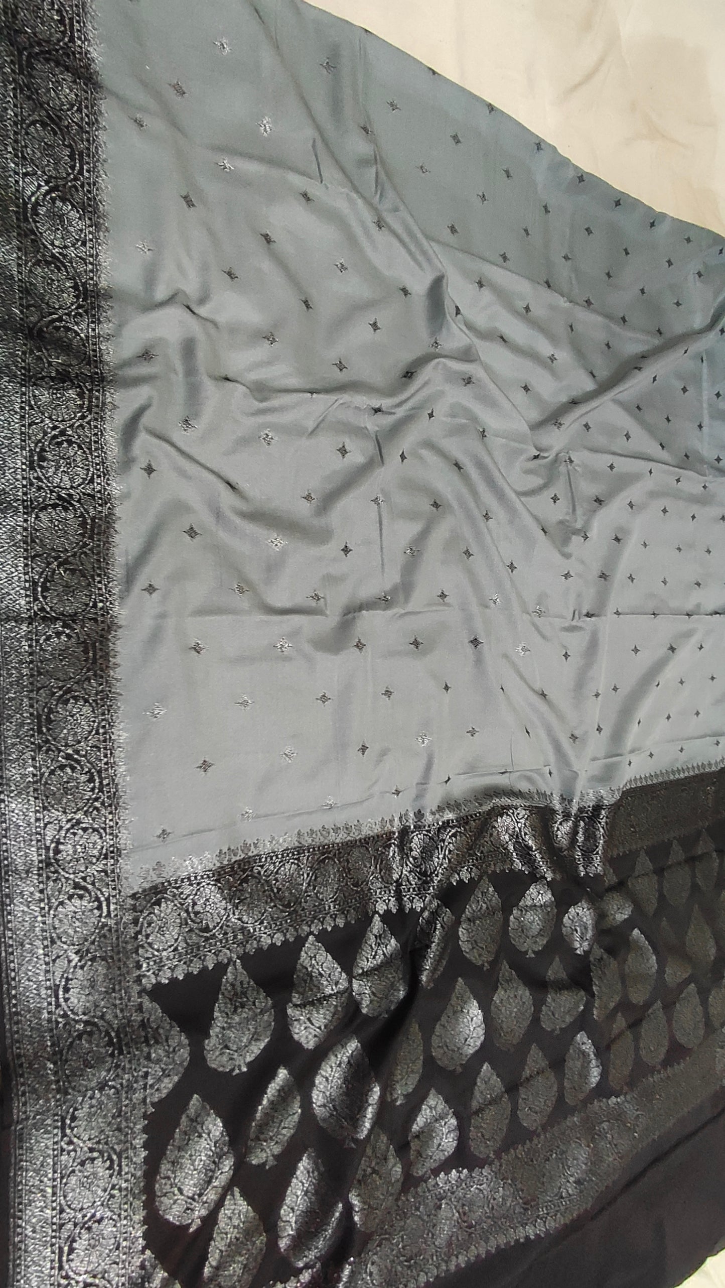 Katan Silk Handloom Banarasi Saree - THE WEAVER