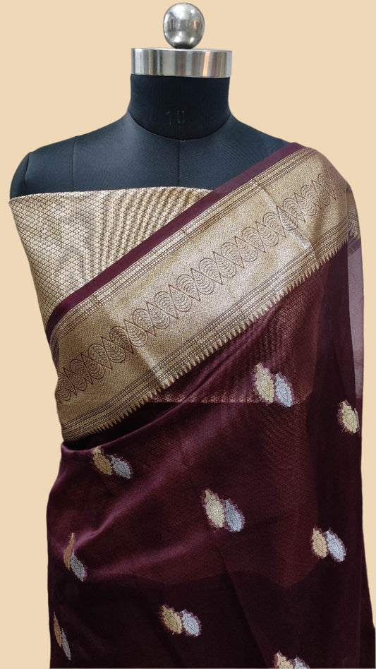 The Weaver's Organza Banarasi Saree With Gold And Silver Buti - The Weaver Banaras