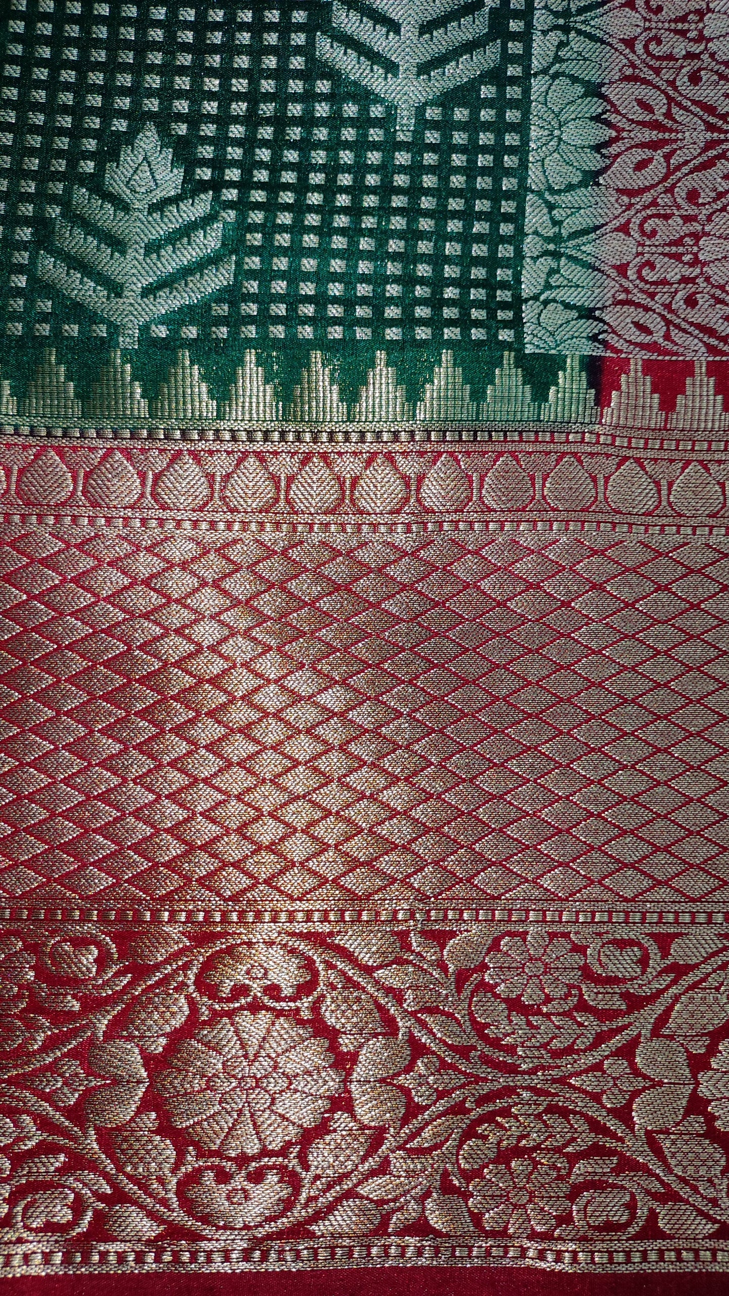 Tanchoi Banarasi Dupion Silk Saree with Contemporary Buta