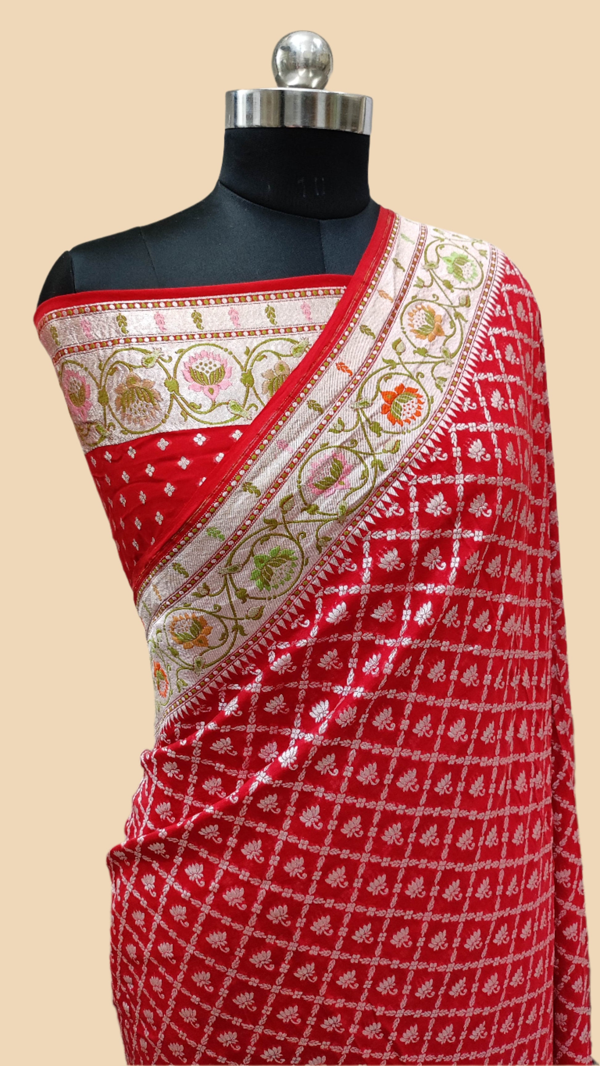 Pure Georgette Handloom Banarasi Saree - Gold zari