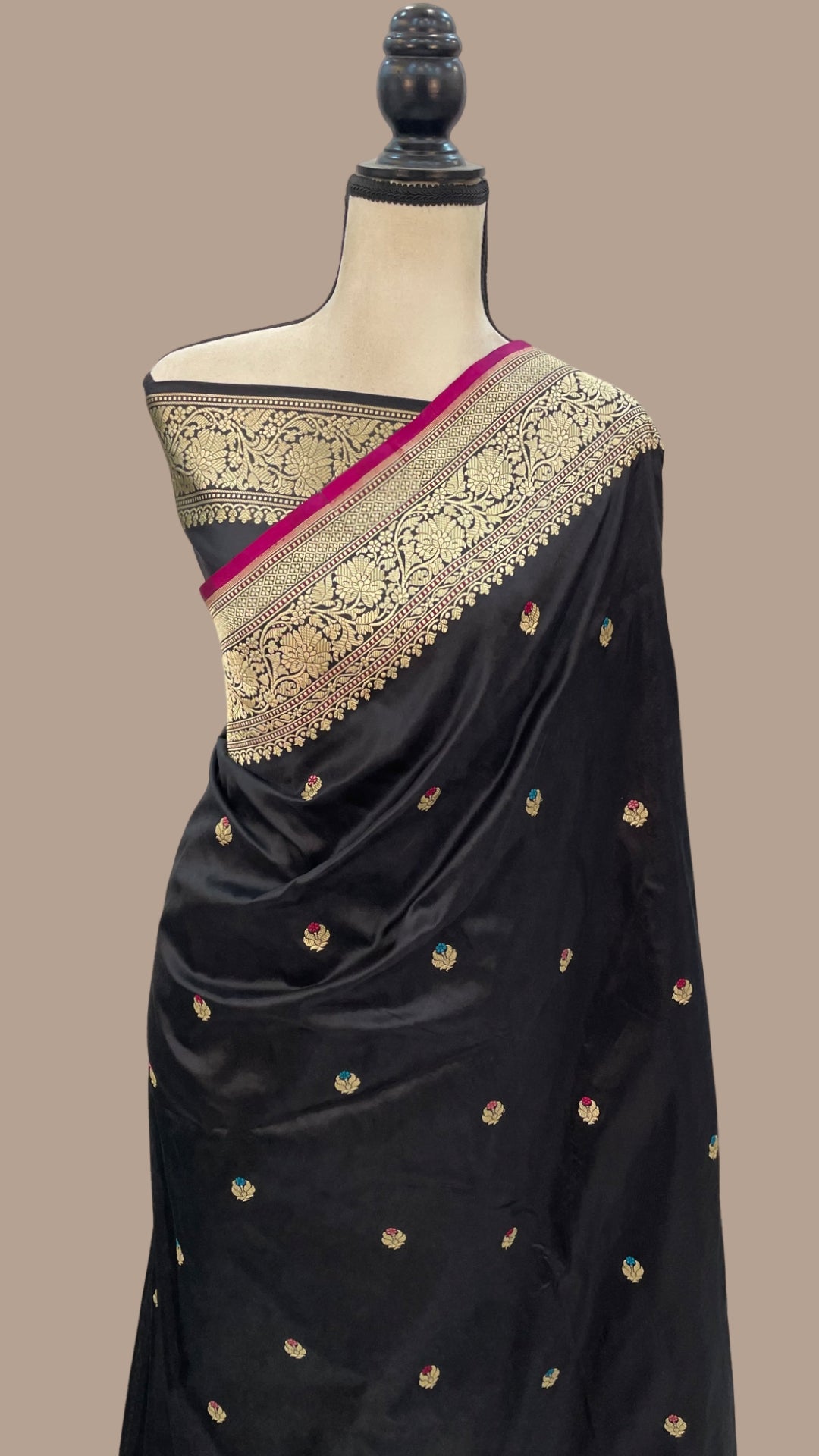 Pure Katan silk Handloom Banarasi Saree-Black - THE WEAVER