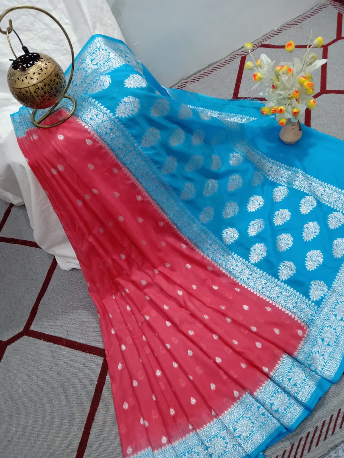 Banarasee Handwoven Faux Georgette Saree With Silver Zari Buti Design - The Weaver Banaras
